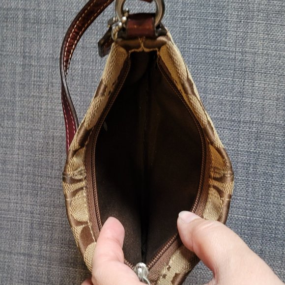 Coach wristlet - Picture 2 of 2